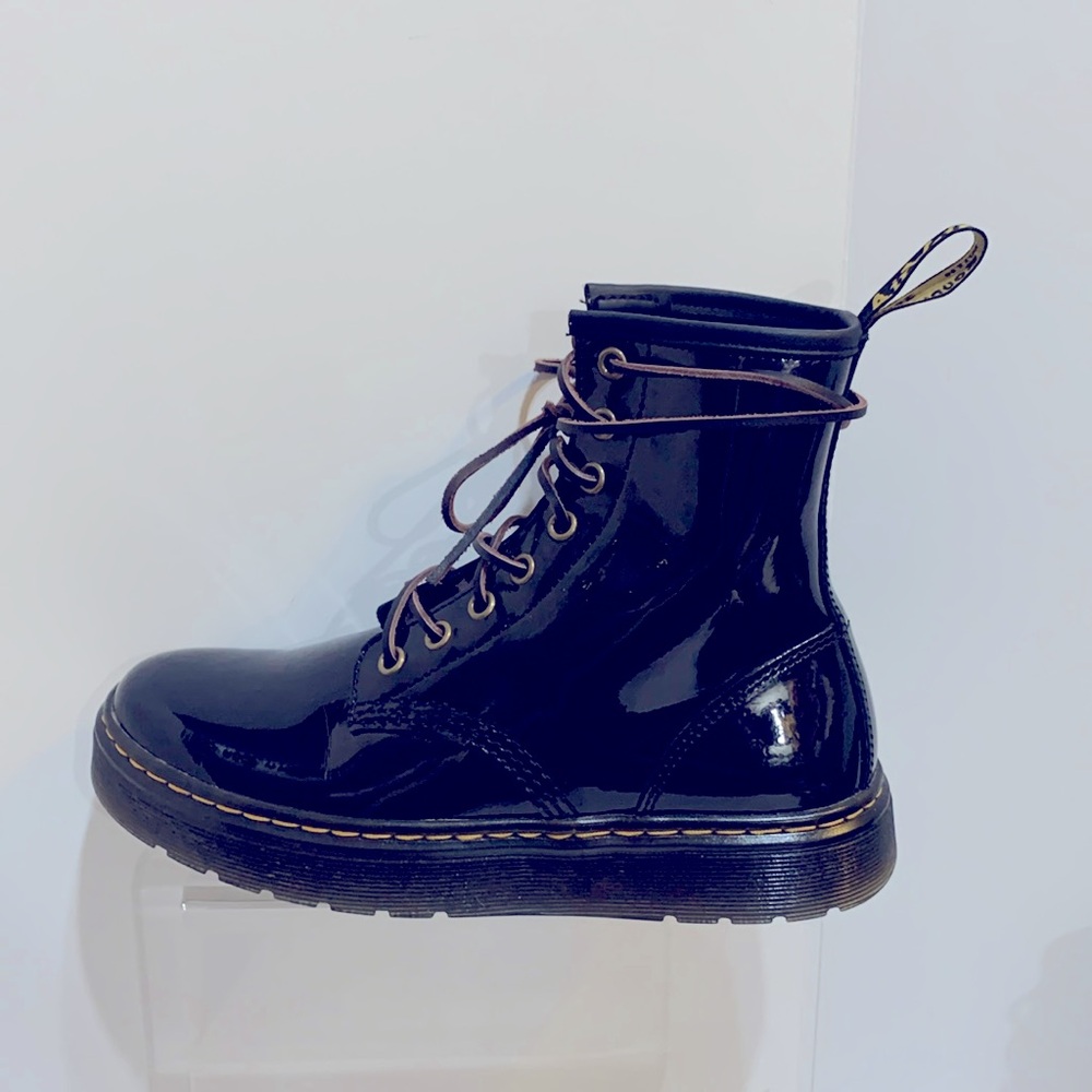 Dr Martens 1460 patent leather lace up boot  EU38